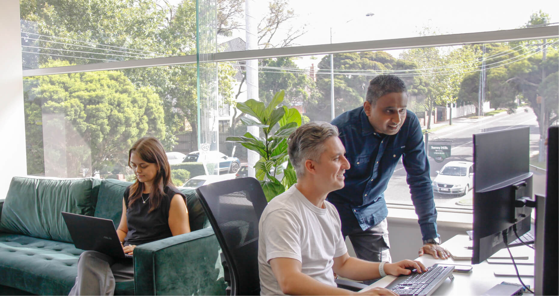 MOO Marketing Agency Team in office